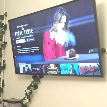 Theano's Cozy & Quiet Lux Flat - Wifi & Full Amenities 파트라