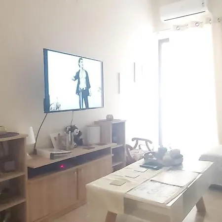 아파트 Theano's Cozy & Quiet Lux Flat - Wifi & Full Amenities