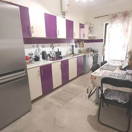 아파트 Theano's Cozy & Quiet Lux Flat - Wifi & Full Amenities 파트라