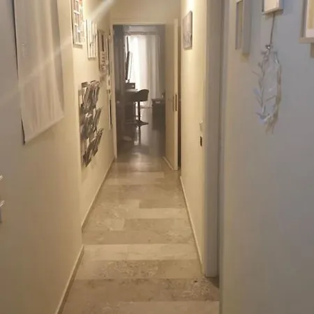 아파트 Theano's Cozy & Quiet Lux Flat - Wifi & Full Amenities *