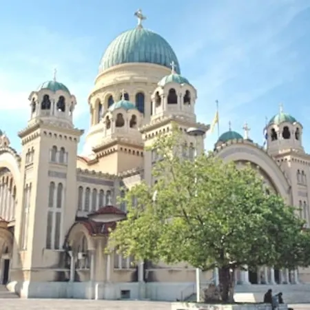 Theano's Cozy & Quiet Lux Flat - Wifi & Full Amenities Патра