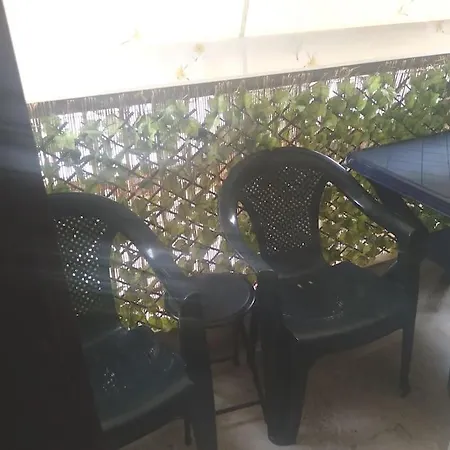 Апартаменты Theano's Cozy & Quiet Lux Flat - Wifi & Full Amenities