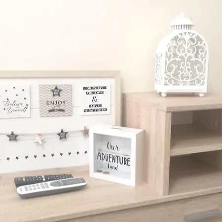 Theano's Cozy & Quiet Lux Flat - Wifi & Full Amenities Патра