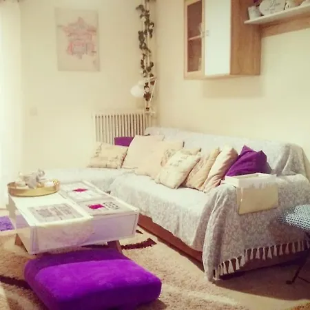 Apartment Theano's Cozy & Quiet Lux Flat - Wifi & Full Amenities *