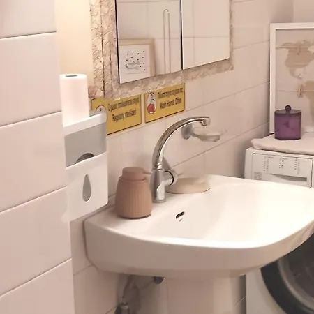 Apartamento Theano's Cozy & Quiet Lux Flat - Wifi & Full Amenities