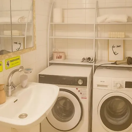 Theano's Cozy & Quiet Lux Flat - Wifi & Full Amenities * Patras