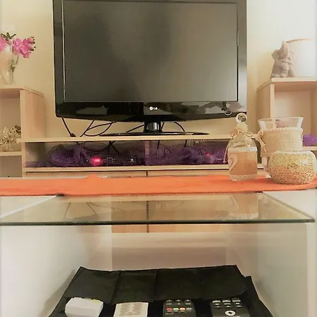 Theano's Cozy & Quiet Lux Flat - Wifi & Full Amenities * Patras