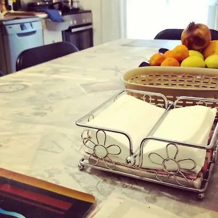 Theano's Cozy & Quiet Lux Flat - Wifi & Full Amenities